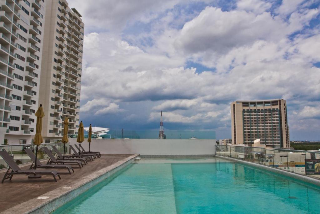 Barcelona Tower Suites Cancún Exterior foto