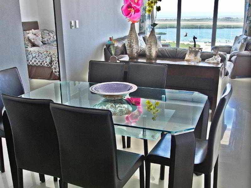 Barcelona Tower Suites Cancún Exterior foto